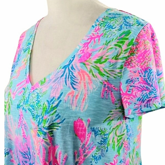 Lilly Pulitzer Etta V-neck Top in Celestial Blue Cay To My Heart - Picture 6 of 11